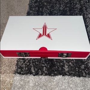 Jeffree Star blood sugar eyeshadow palette